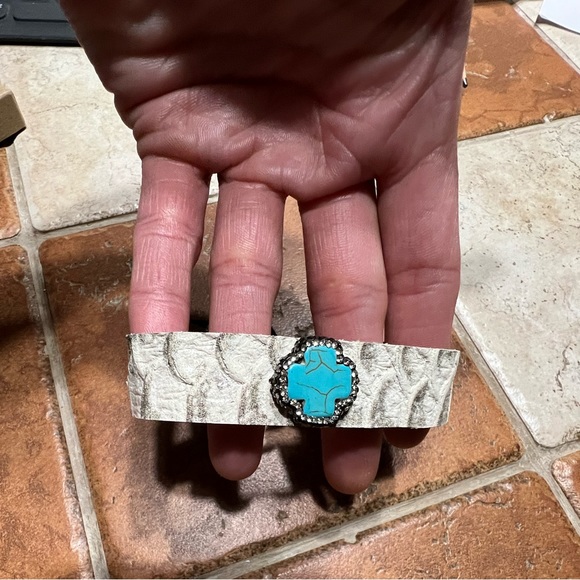 Sandra Ling Python Pave Mini Cuff With Turquoise Cross - Picture 2 of 5